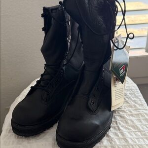 GORE-TEX Men's Black Lace-Up Boots